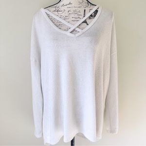 Cream vneck sweater with lurex stripes XXL